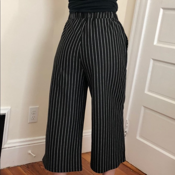 Cropped pinstripe wide leg pants - Picture 2 of 4